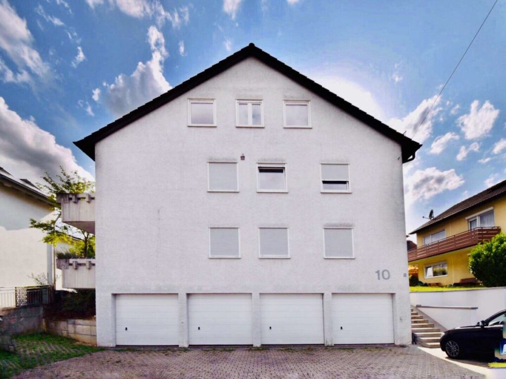 Hausansicht Garage