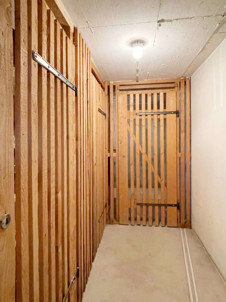 Keller