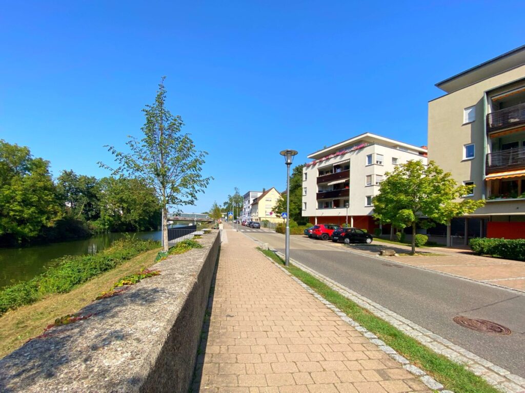 Direkt am Remsufer