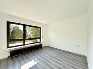 Schlafzimmer mit Blick ins Grüne