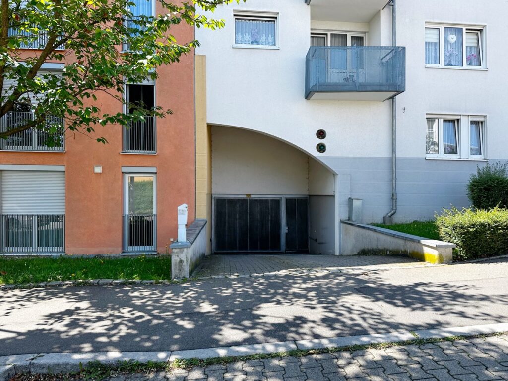 Tiefgarageneinfahrt