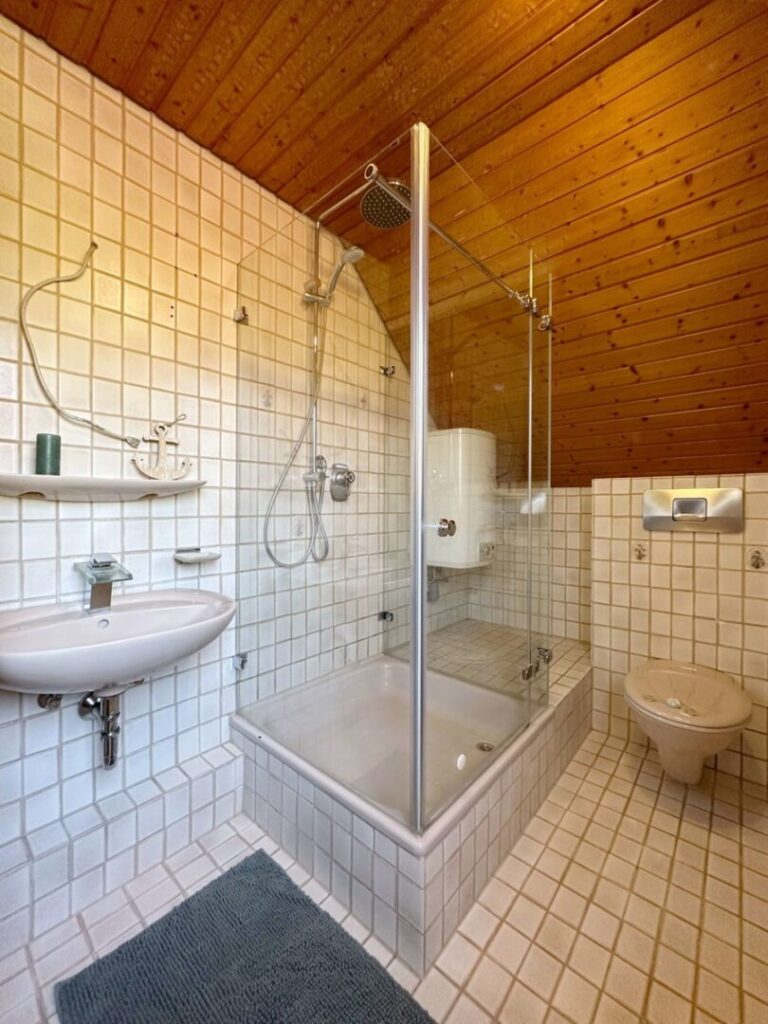 Badezimmer DG
