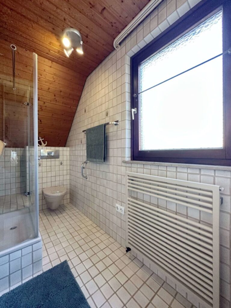 Badezimmer DG