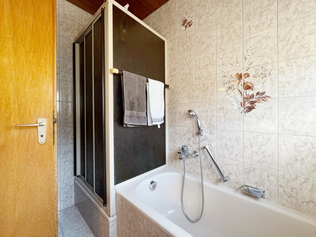 Badezimmer Wohnung Obergeschoss