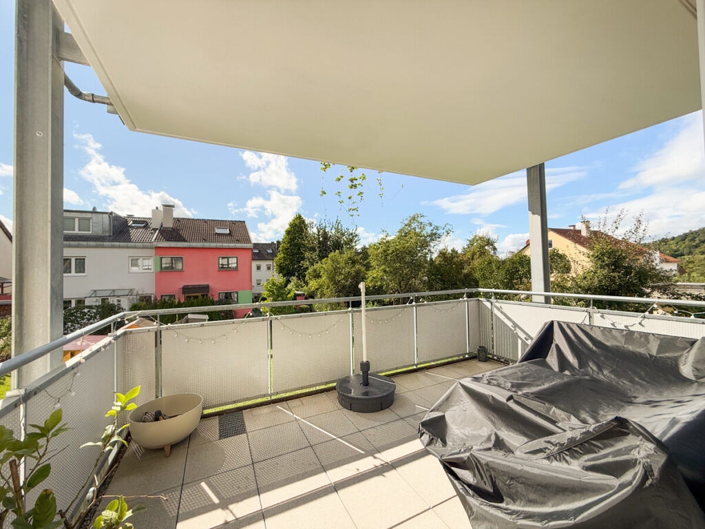 Überdachter Balkon