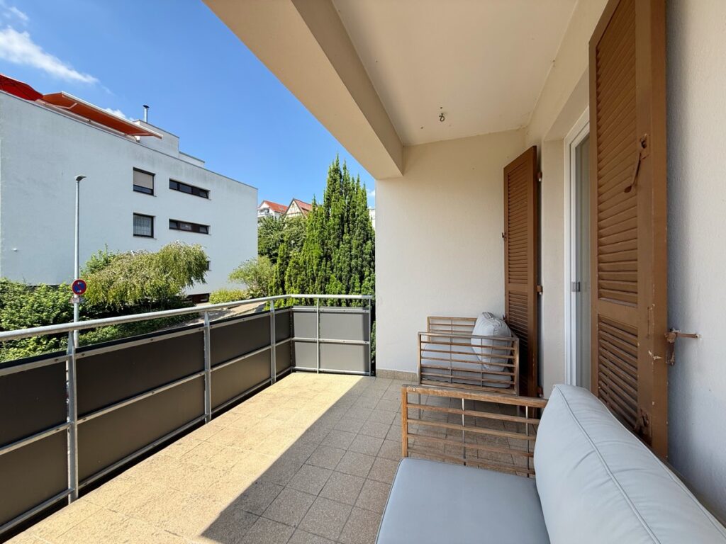 Teilüberdachter Balkon