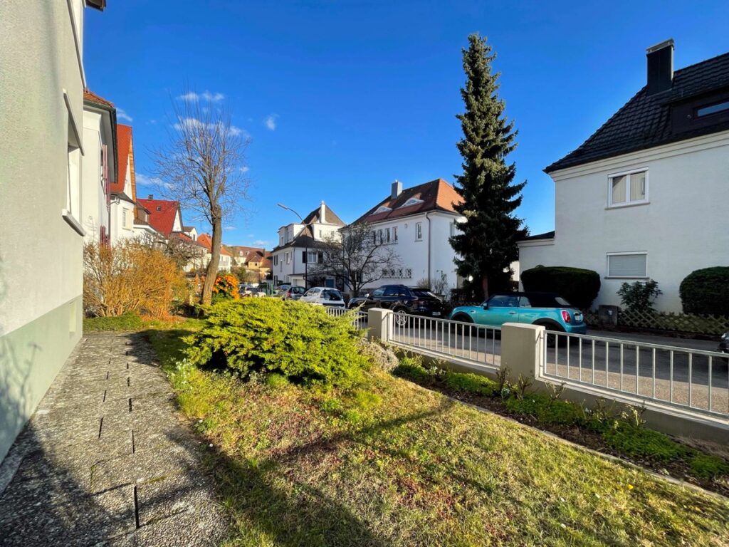 Garten vor dem Haus