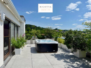 Große Dachterrasse mit Whirlpool