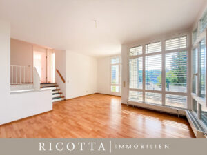Wohnbereich mit Aussichtsbalkon im OG