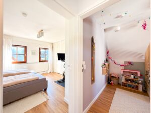 Schlaf- und Kinderzimmer im OG