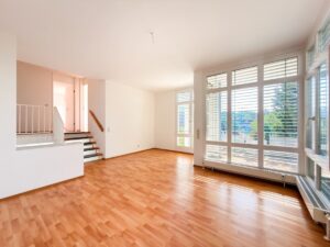 Wohnbereich mit Aussichtsbalkon im OG