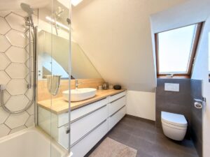Badezimmer im Zwischengeschoss