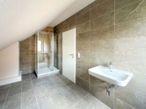 komplett neues Badezimmer