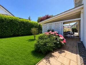 Terrassen- und Gartenansicht