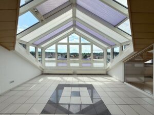 Der beheizte Wintergarten ist das Zentrum der Wohnung
