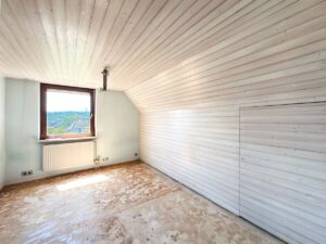 DG Kinder- oder Arbeitszimmer 2