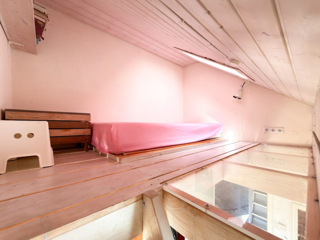 Hochbett im Schlafraum 1