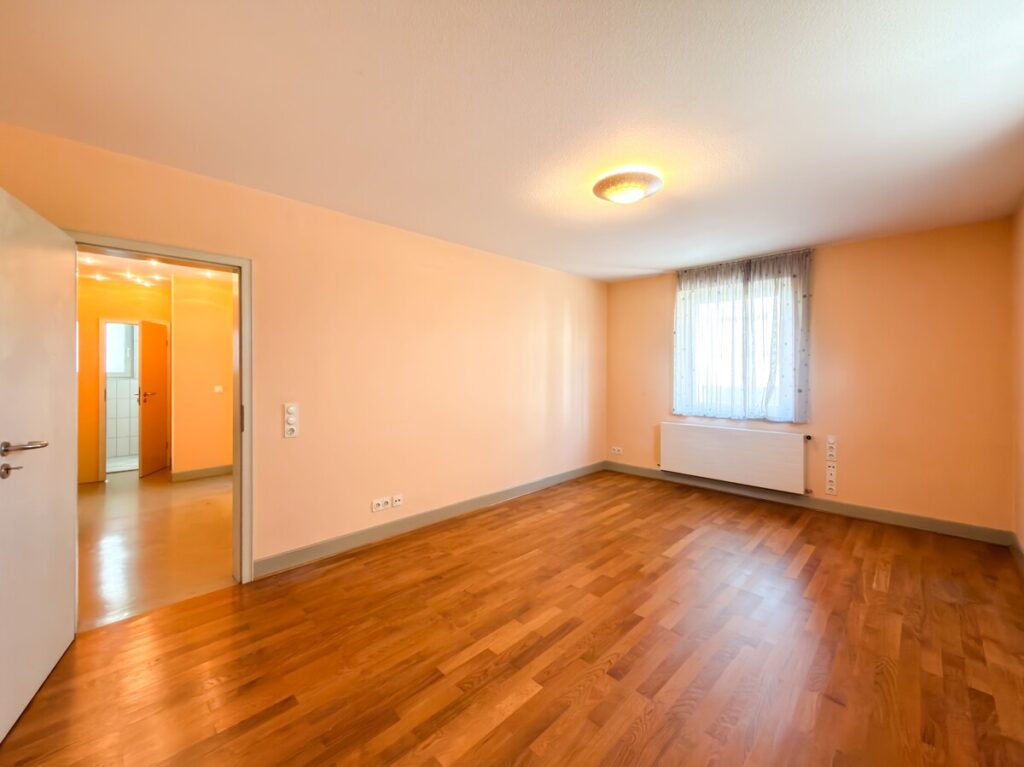 EG Kinder- oder Arbeitszimmer