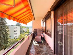Überdachter Balkon