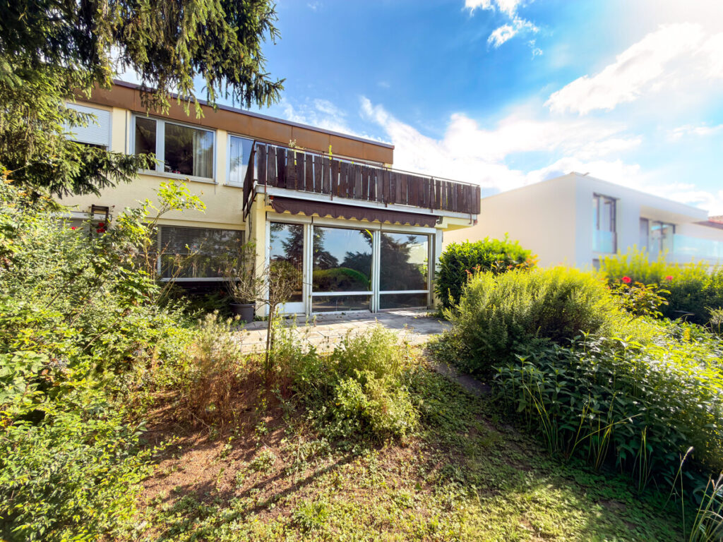 Terrassen- und Gartenansicht
