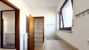 Speisekammer neben der Küche