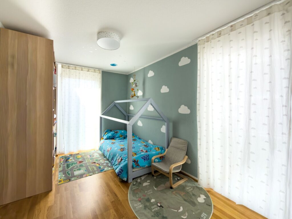 Kinder- oder Arbeitszimmer