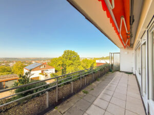überdachter Balkon