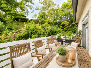 Balkon 1. OG Wohnung  - KI bearbeitet