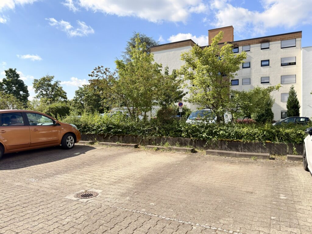 Aussenstellplatz