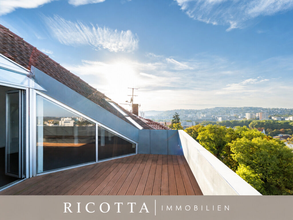 Dachterrasse mit Sicht auf Stuttgart