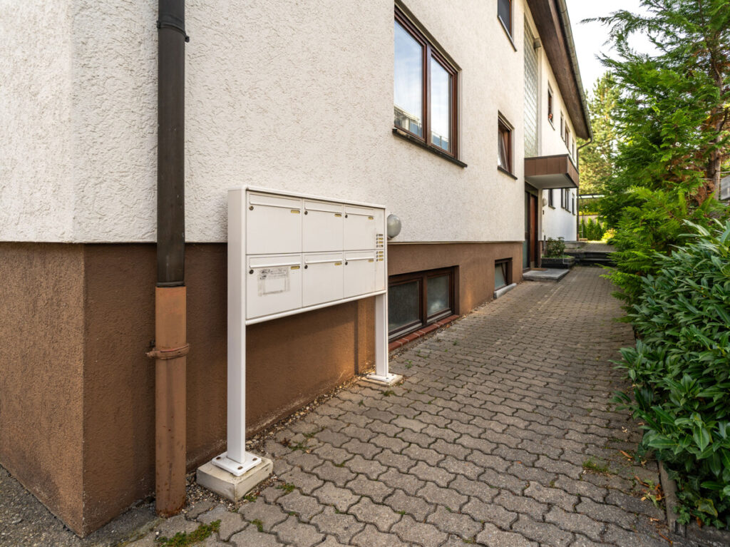 Weg zum Eingang