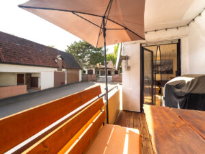 Überdachter Balkon