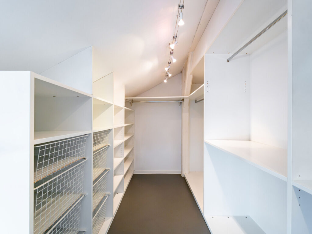 begehbarer Kleiderschrank