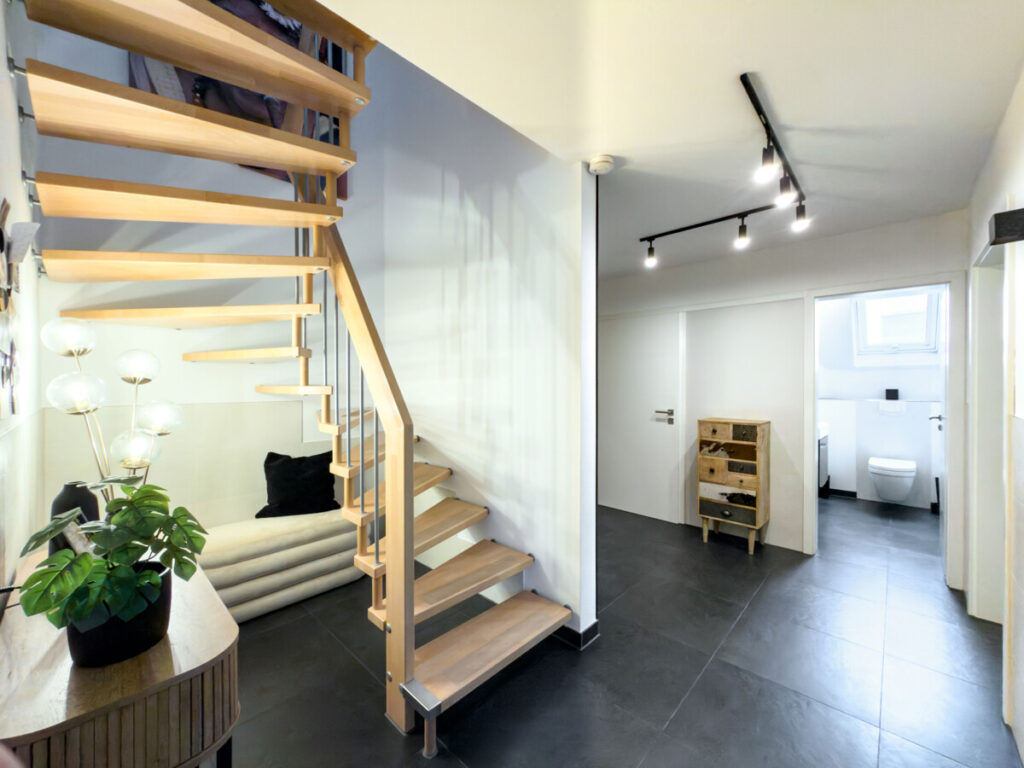 Wendeltreppe zur Ebene2